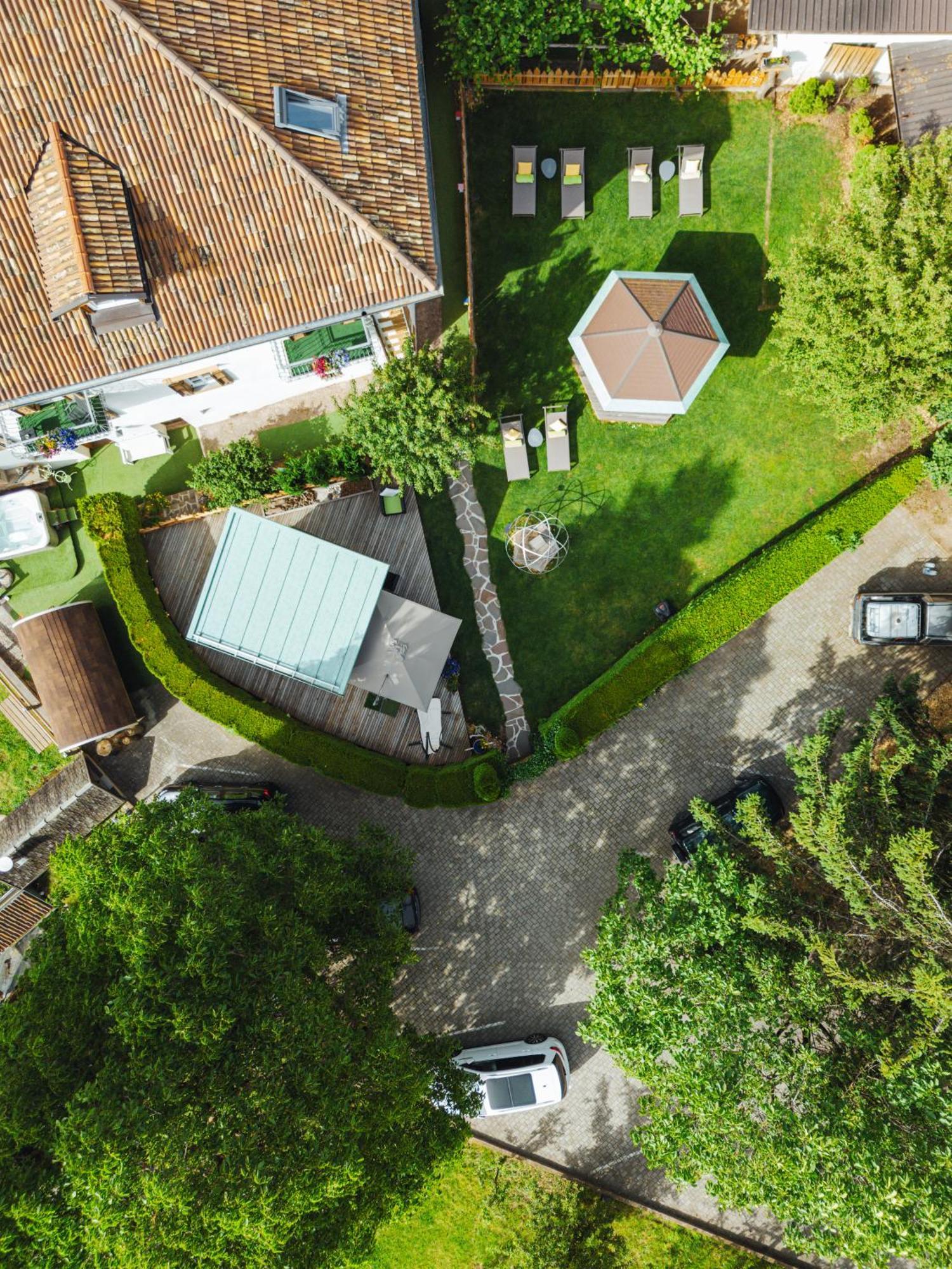 Hotel Garni Laurino Cavalese Exterior photo